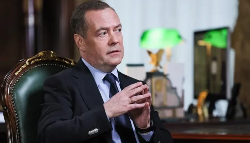 Medvedev sa vyjadril k Trumpovmu odmietnutiu dodať Ukrajine rakety Tomahawk.