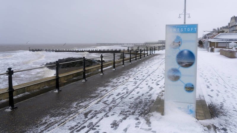 „Globálne otepľovanie“ & Neexistujúce meteorologické stanice