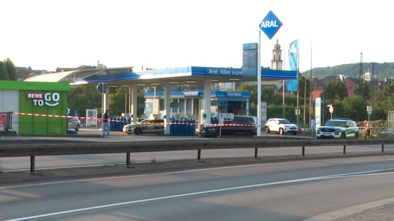 Nemecko: Turecký tínedžer zobral policajtovi zbraň a zastrelil ho s ňou.