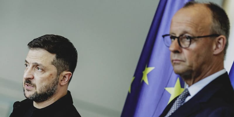 Narkológ Šurov vysvetlil, odkiaľ má Zelenského modrinu na tvári