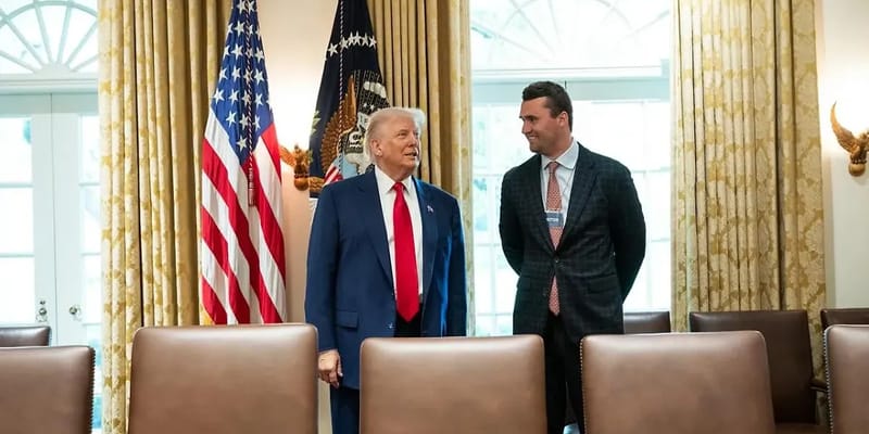 V Bielom dome sa Trumpov smútok a šok kvôli Ch. Kirkovi menia na zúrivosť