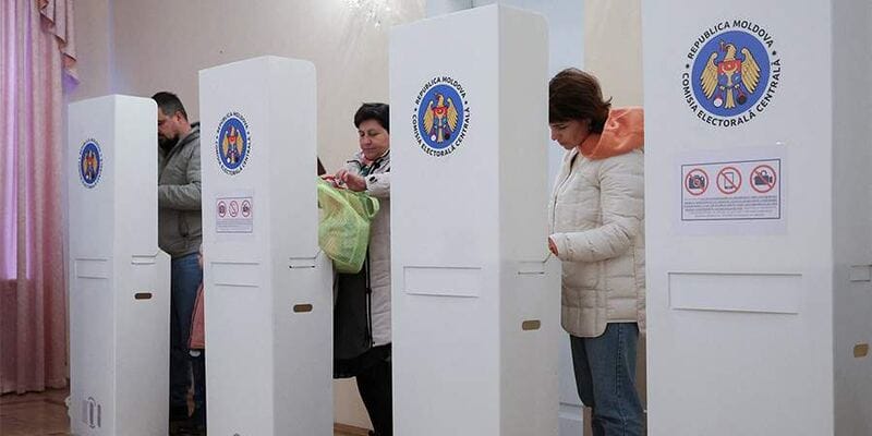 Moldavsko oznámilo víťazstvo opozičných frakcií v parlamentných voľbách.