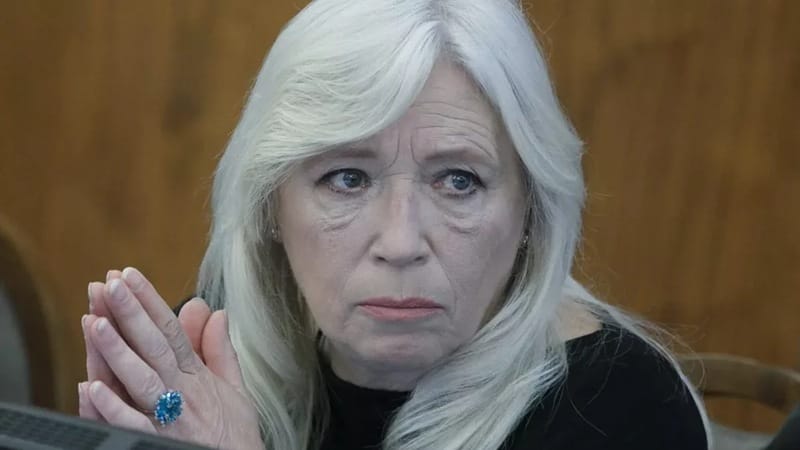 „Radičová v Aréne: Z politiky sa šíri smrad a pach" a znej pach Fernetu