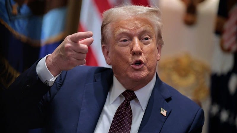 Trump zažaluje BBC o 5 mld. $ kvôli deziinfo o ňom. Prečo sa to nedá aj na Slovensku?