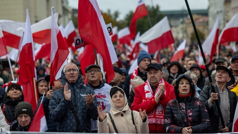Varšava vyňatá z paktu EÚ o premiestnení migrantov