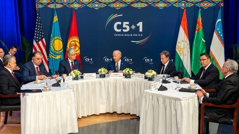 Trump sa 6.novembra pokúsi ODTRHNÚŤ Strednú Áziu od Ruska a Číny