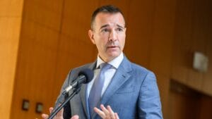 Drucker na verejnosti i v zákulisí pôsobí ako piata kolóna liberalizmu a progresivizmu.