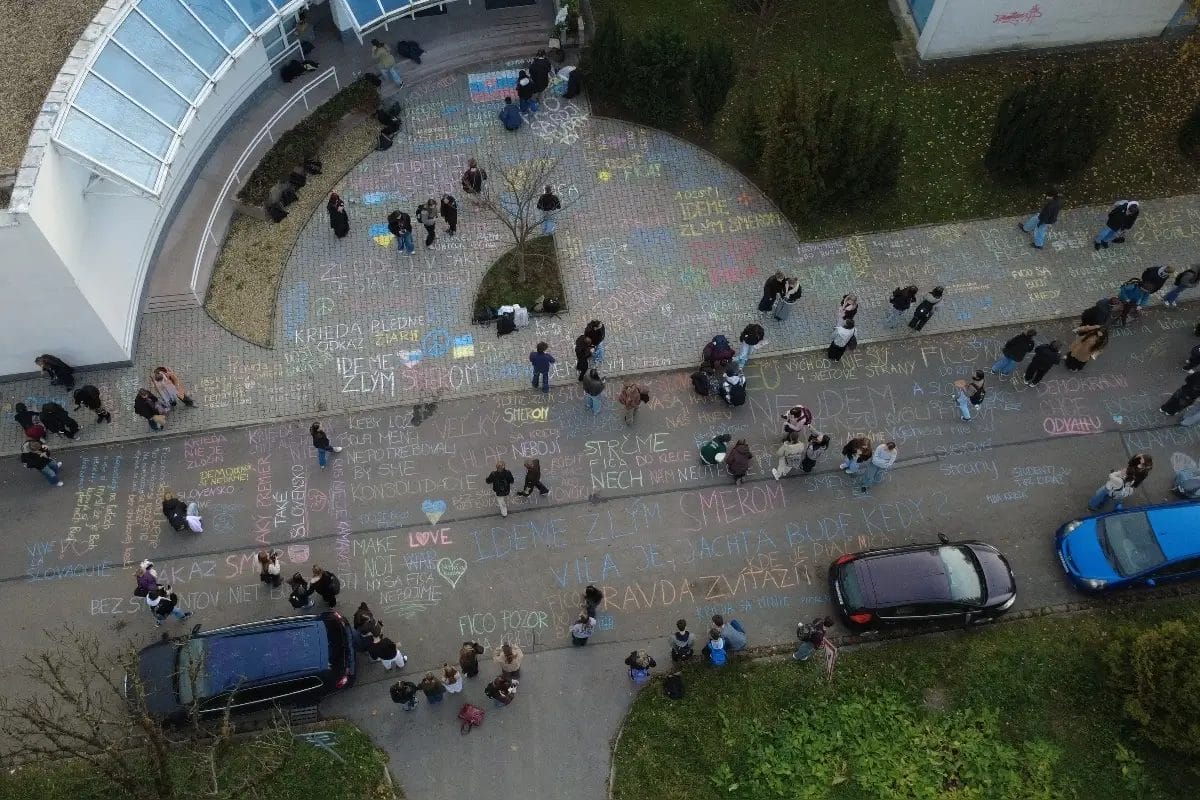 R. Michelko: Miesto heroínu metadon, miesto generálneho štrajku - kriedová „revolúcia“