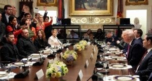 Reuters: USA - Zelenskému Ukrajina musí akceptovať podmienky ukončenia vojny s Ruskom